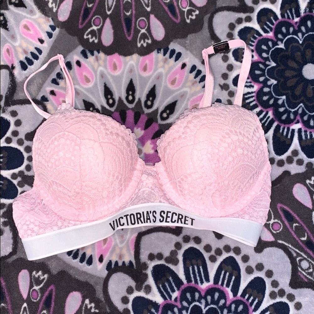 32A Victoria’s Secret bra